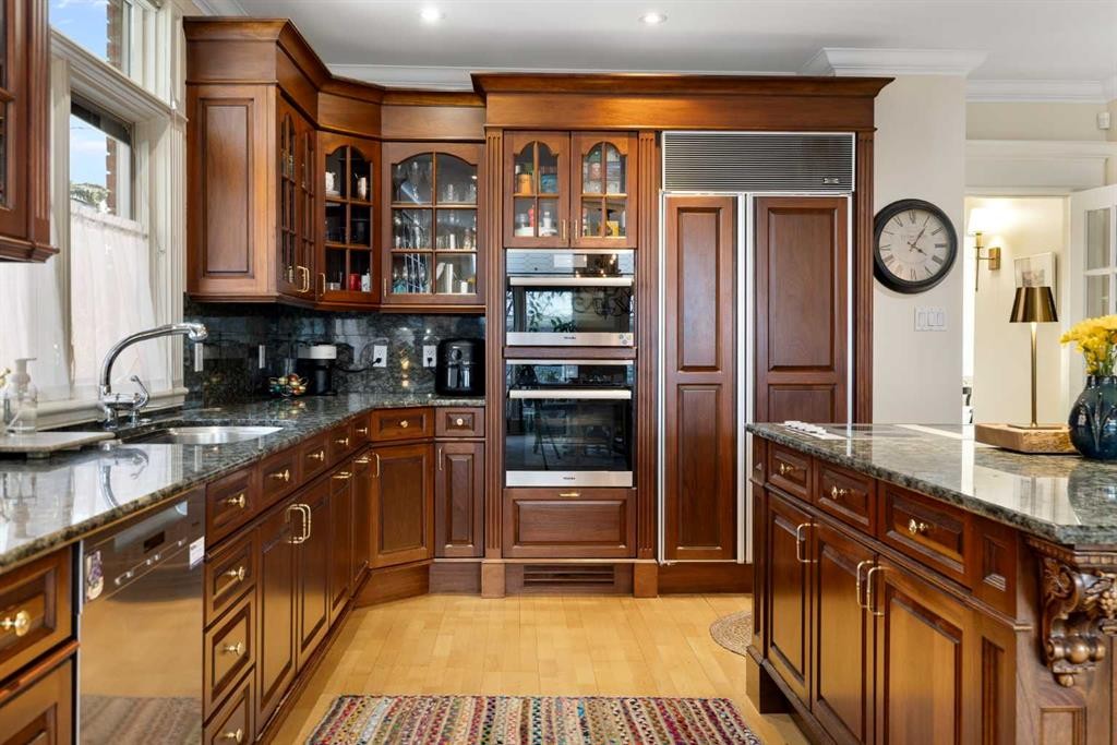 1727 24 Street Sw, Calgary, AB - Indoor Photo Showing Kitchen