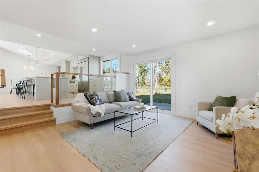 1016 Mapleglade Drive Se, Calgary, AB - Indoor Photo Showing Living Room