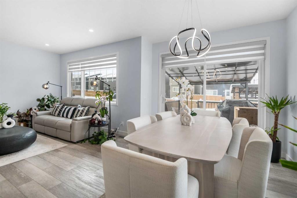 158 Magnolia Path Se, Calgary, AB - Indoor