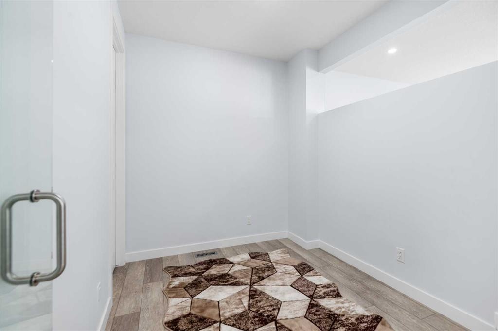 158 Magnolia Path Se, Calgary, AB - Indoor
