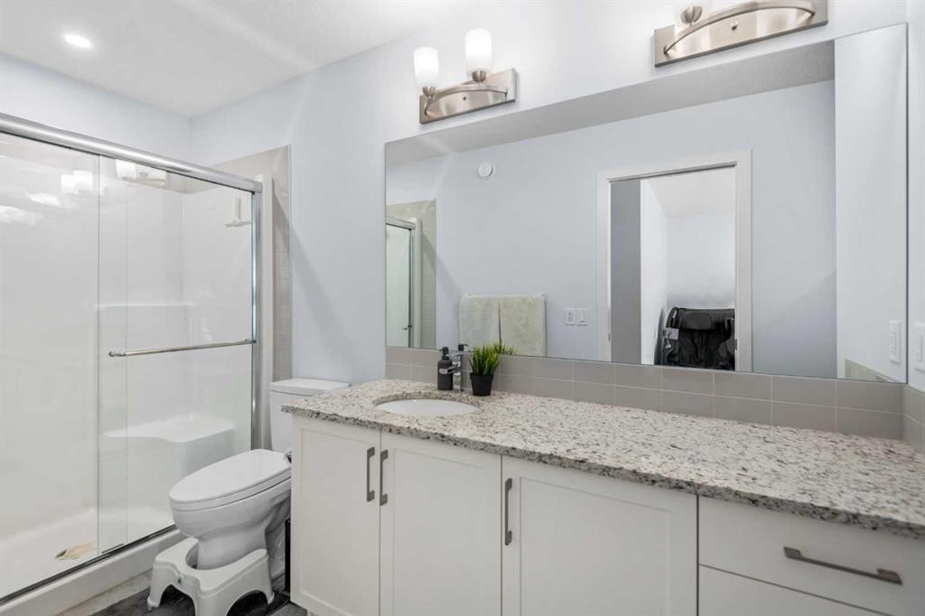 158 Magnolia Path Se, Calgary, AB - Indoor Photo Showing Bathroom