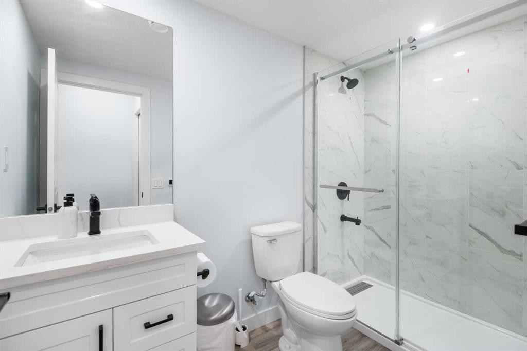 158 Magnolia Path Se, Calgary, AB - Indoor Photo Showing Bathroom