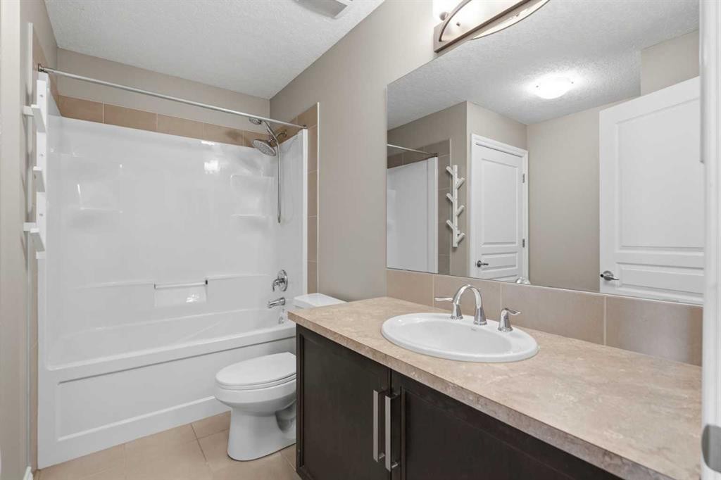 61 Sage Meadows Terrace Nw, Calgary, AB - Indoor Photo Showing Bathroom