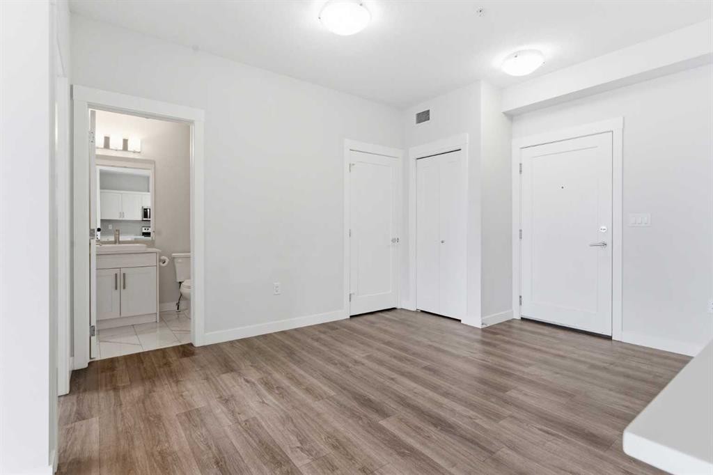 211-25 Walgrove Walk Se, Calgary, AB - Indoor Photo Showing Other Room