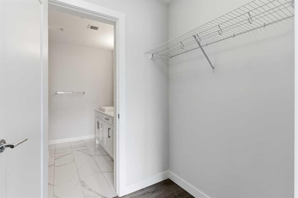 211-25 Walgrove Walk Se, Calgary, AB - Indoor