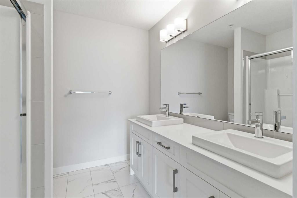 211-25 Walgrove Walk Se, Calgary, AB - Indoor Photo Showing Bathroom