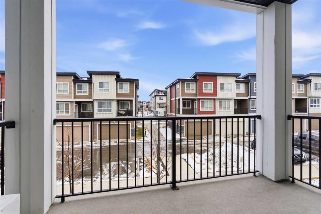 211-25 Walgrove Walk Se, Calgary, AB - Outdoor With Exterior