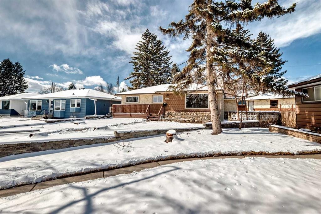 2007 Cottonwood Crescent Se, Calgary, AB - Outdoor