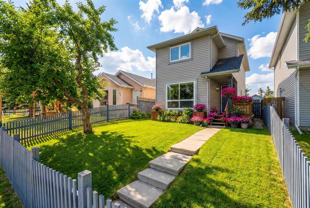 78 Martinview Crescent Ne, Calgary, AB - Outdoor