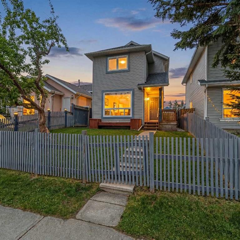 78 Martinview Crescent Ne, Calgary, AB - Outdoor