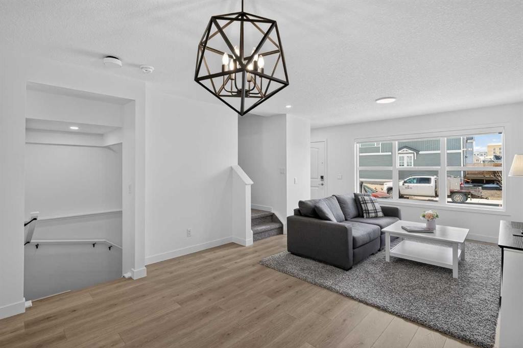 12 Heirloom Crescent Se, Calgary, AB - Indoor Photo Showing Living Room