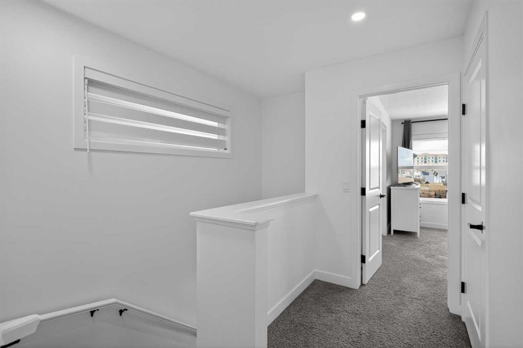 12 Heirloom Crescent Se, Calgary, AB - Indoor Photo Showing Other Room
