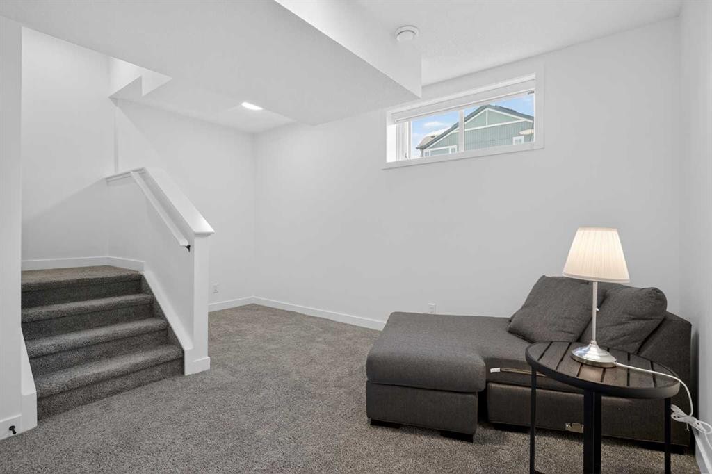 12 Heirloom Crescent Se, Calgary, AB - Indoor