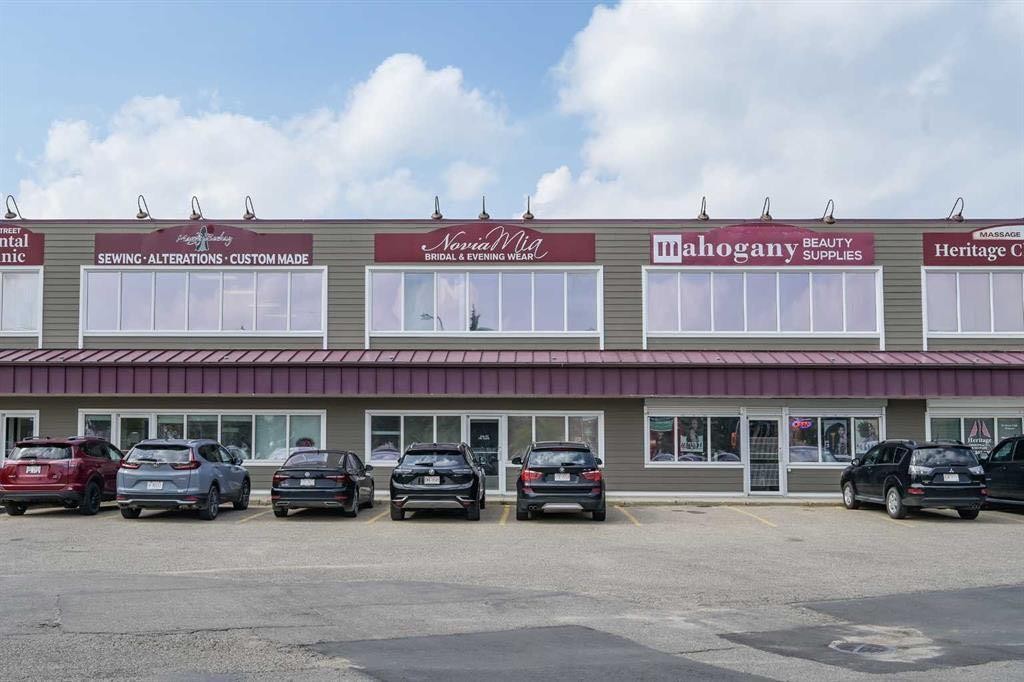 203-5116 52 Street, Red Deer, AB
