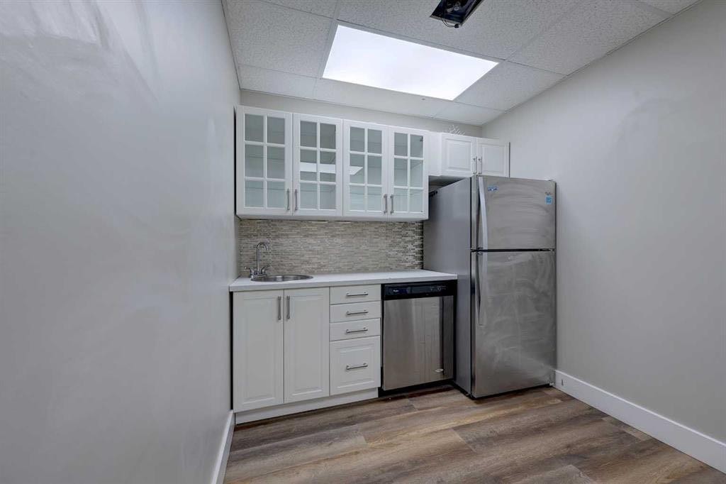 203-5116 52 Street, Red Deer, AB