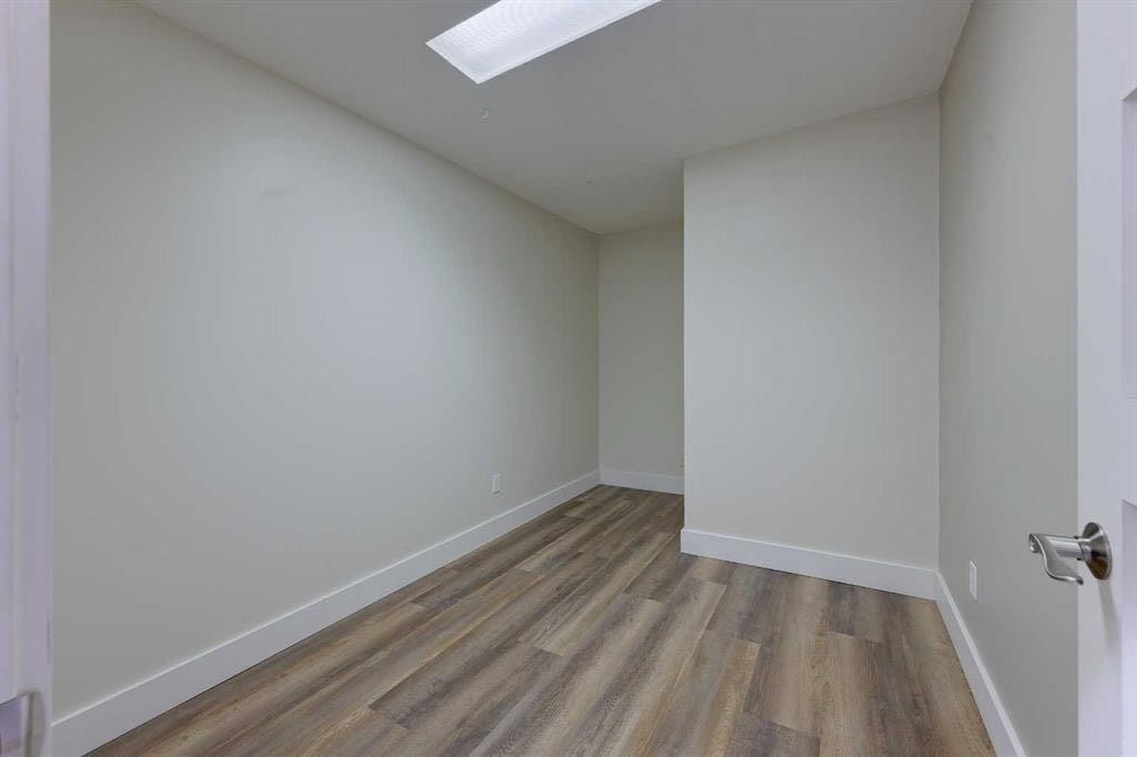 203-5116 52 Street, Red Deer, AB