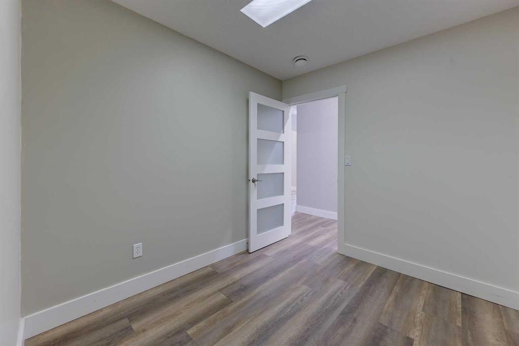 203-5116 52 Street, Red Deer, AB