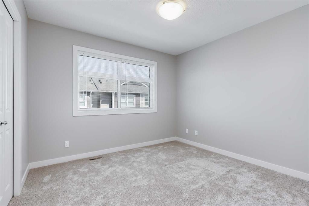118 Legacy Path Se, Calgary, AB - Indoor Photo Showing Other Room