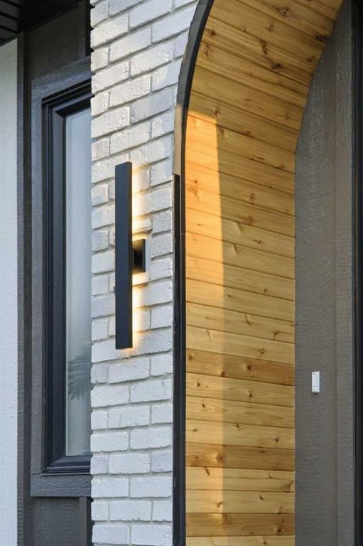 2-521 15 Avenue Ne, Calgary, AB - Outdoor With Exterior