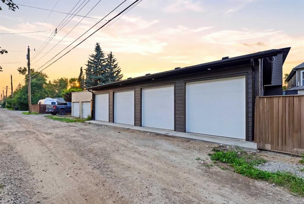 2-521 15 Avenue Ne, Calgary, AB - Outdoor With Exterior