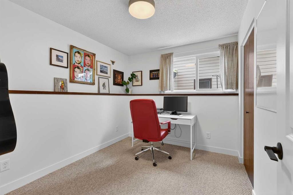 584 Woodhill Place Sw, Calgary, AB - Indoor Photo Showing Office