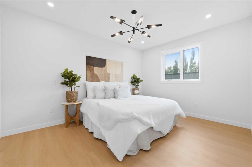 1-521 15 Avenue Ne, Calgary, AB - Indoor Photo Showing Bedroom