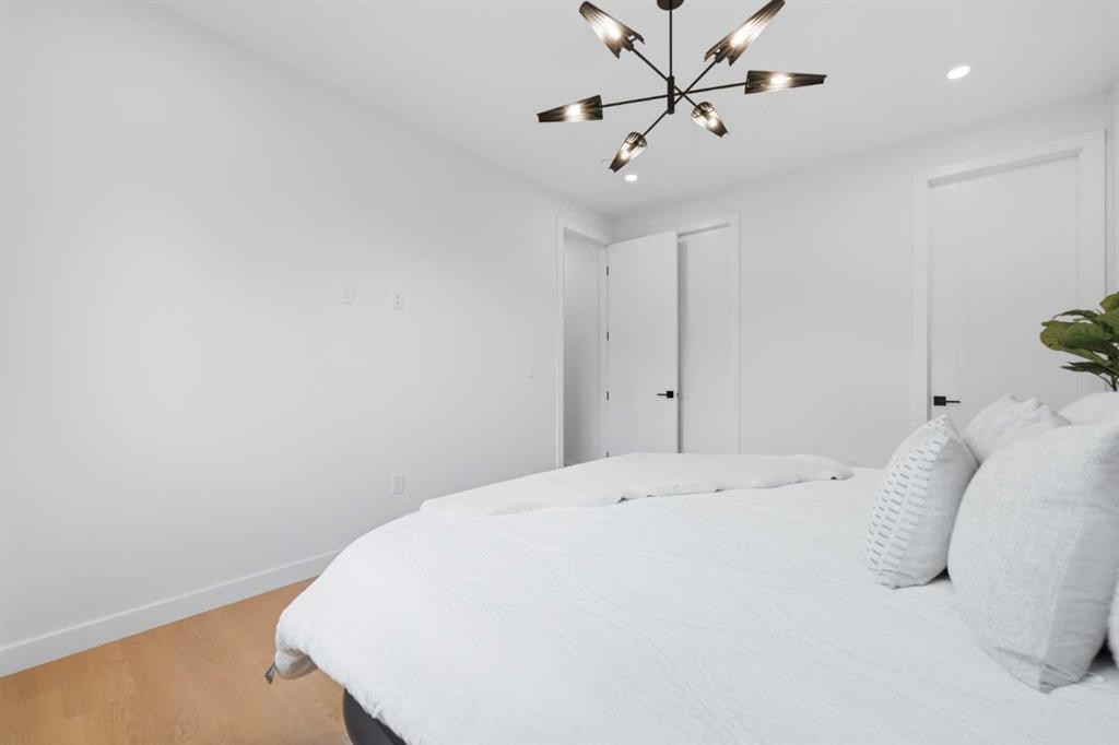 1-521 15 Avenue Ne, Calgary, AB - Indoor Photo Showing Bedroom