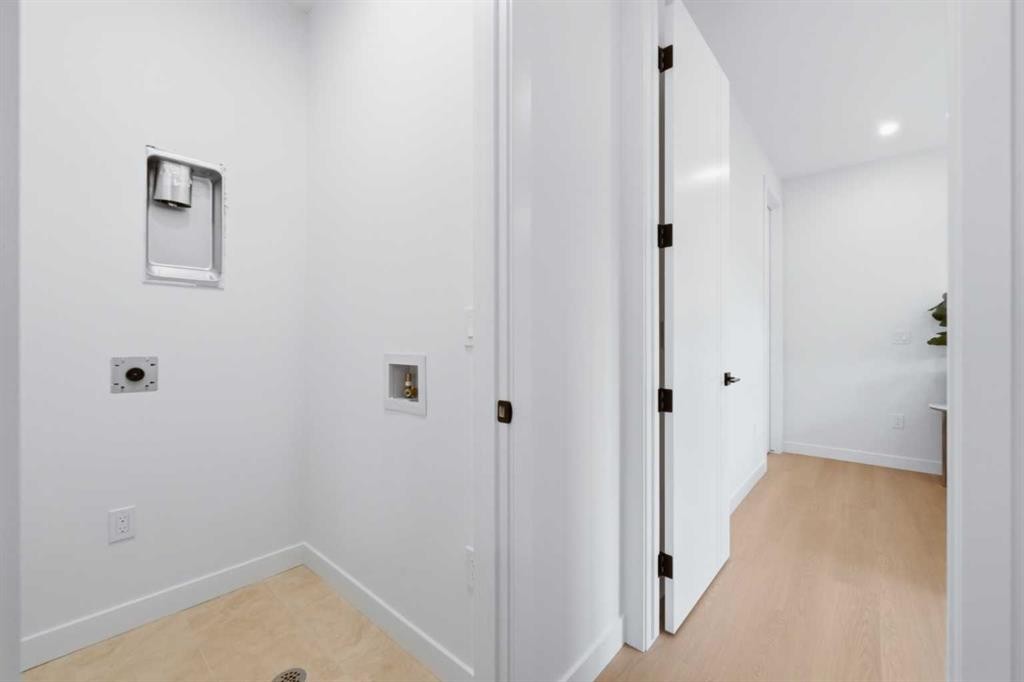 1-521 15 Avenue Ne, Calgary, AB - Indoor Photo Showing Other Room