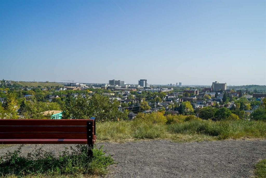 1-521 15 Avenue Ne, Calgary, AB - Outdoor With View