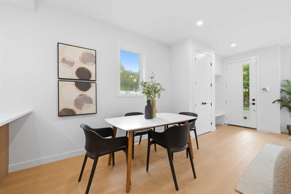 1-521 15 Avenue Ne, Calgary, AB - Indoor Photo Showing Dining Room