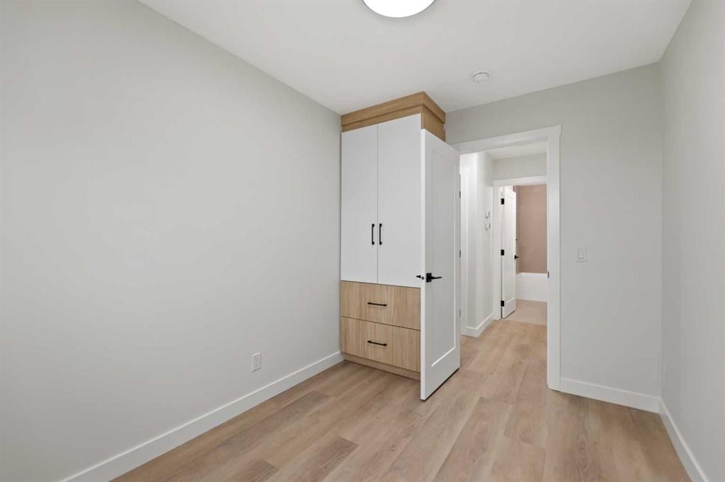 2031 24 Avenue Ne, Calgary, AB - Indoor Photo Showing Other Room