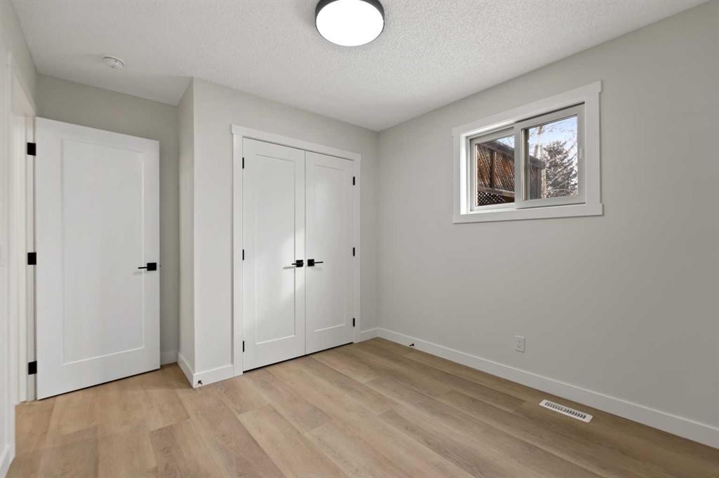 2031 24 Avenue Ne, Calgary, AB - Indoor Photo Showing Other Room