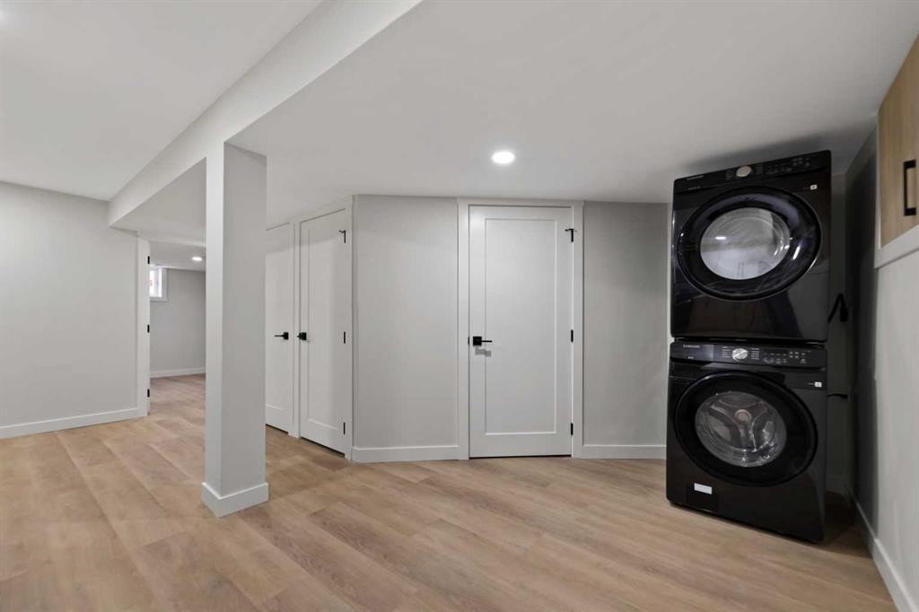 2031 24 Avenue Ne, Calgary, AB - Indoor Photo Showing Laundry Room
