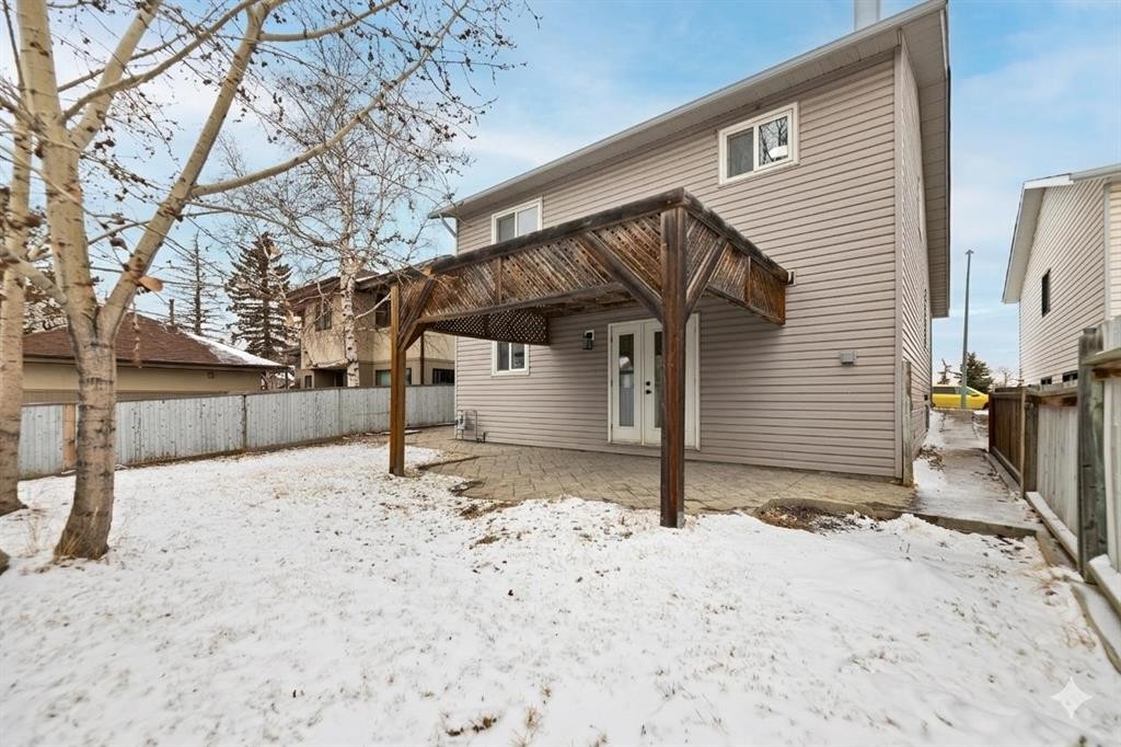 2031 24 Avenue Ne, Calgary, AB - Outdoor