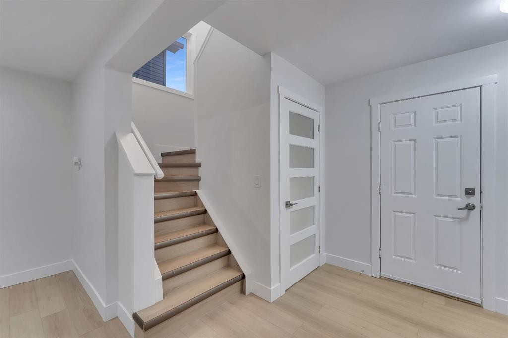 52 Saddlecreek Terrace, Calgary, AB - Indoor Photo Showing Other Room