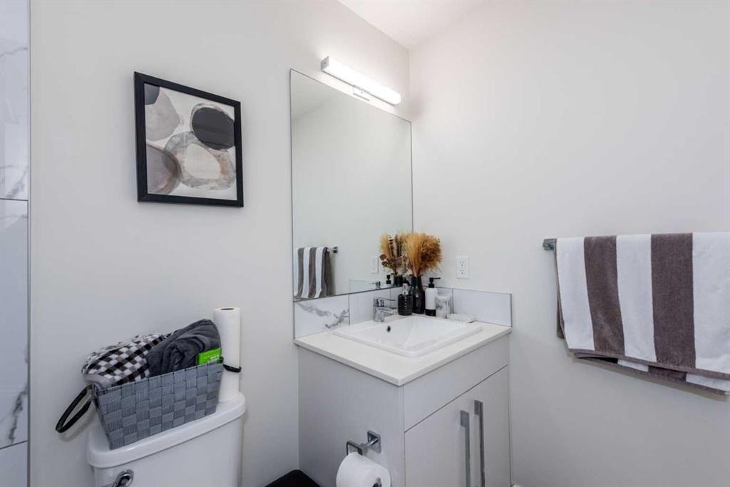 412-30 Cornerstone Manor Ne, Calgary, AB - Indoor Photo Showing Bathroom