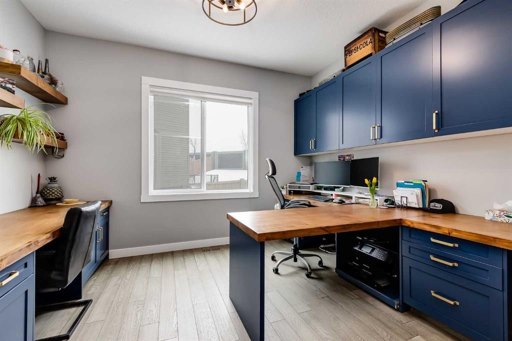 230 Nolanhurst Bay Nw, Calgary, AB - Indoor Photo Showing Office