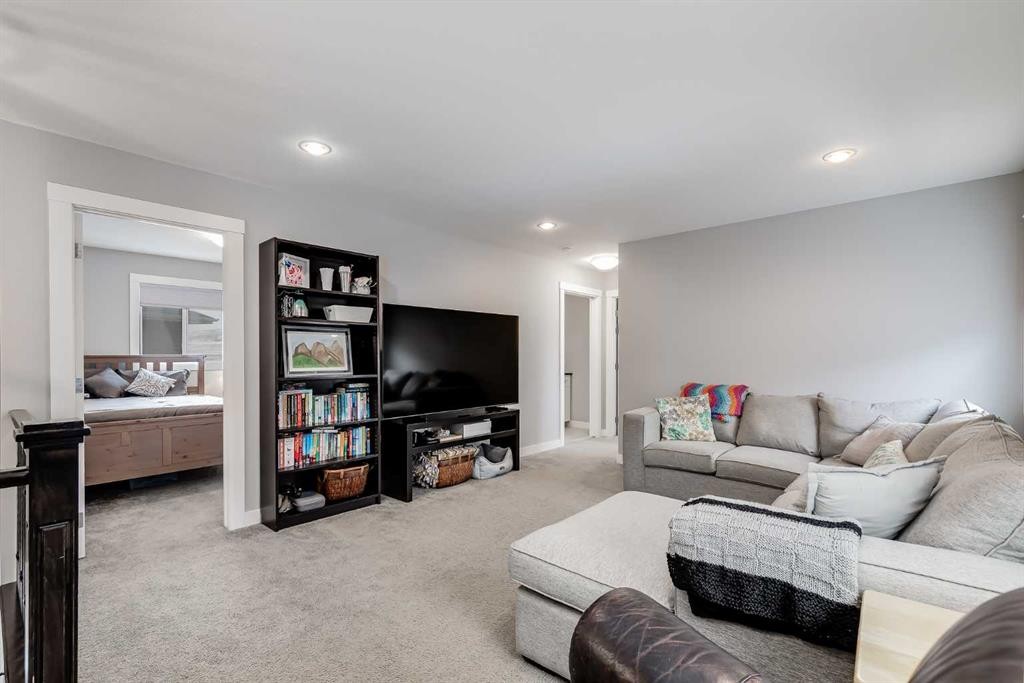230 Nolanhurst Bay Nw, Calgary, AB - Indoor Photo Showing Living Room