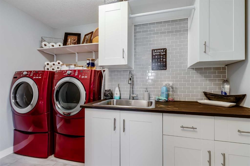 230 Nolanhurst Bay Nw, Calgary, AB - Indoor