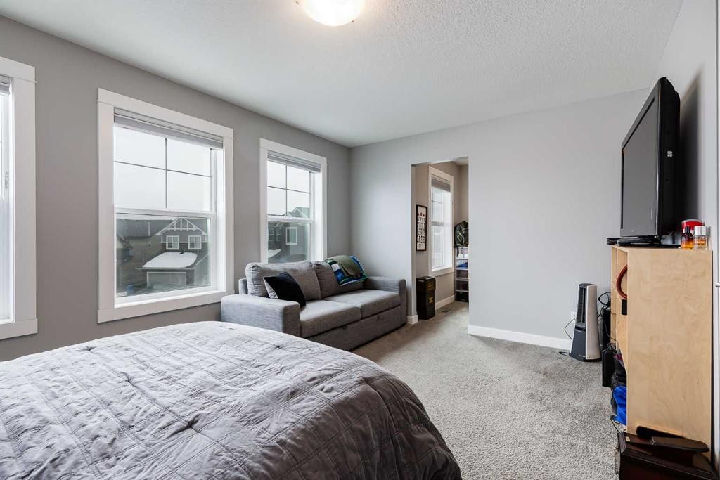 230 Nolanhurst Bay Nw, Calgary, AB - Indoor Photo Showing Bedroom
