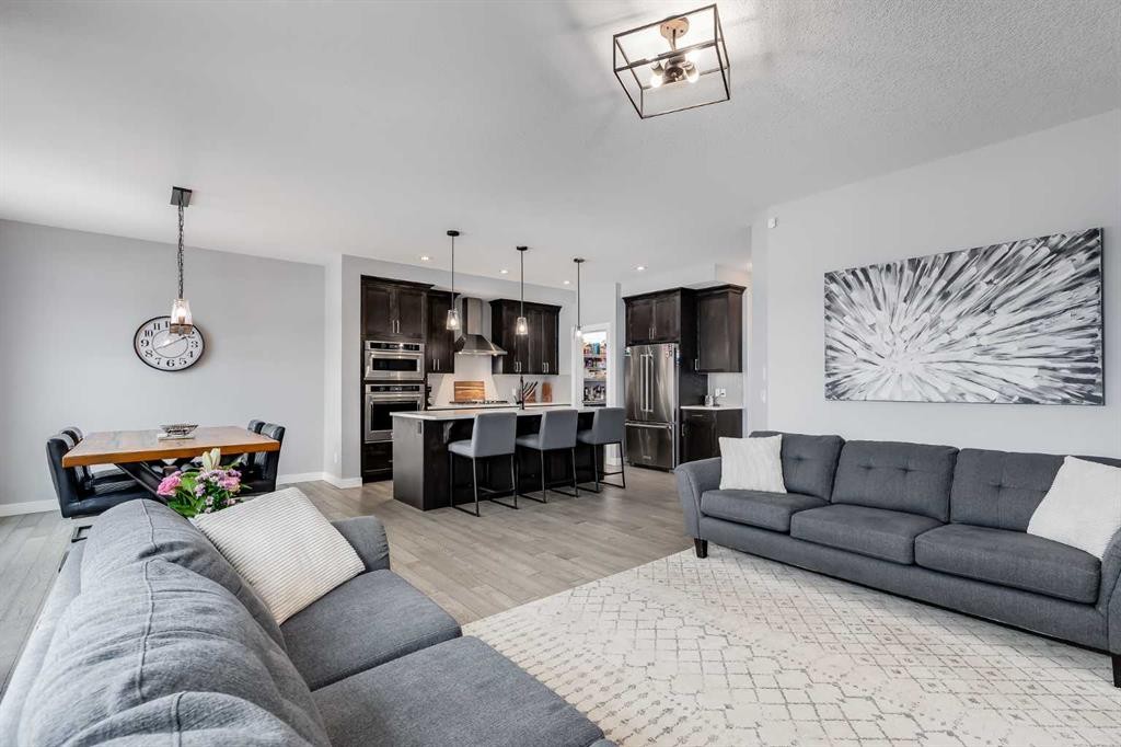 230 Nolanhurst Bay Nw, Calgary, AB - Indoor Photo Showing Living Room