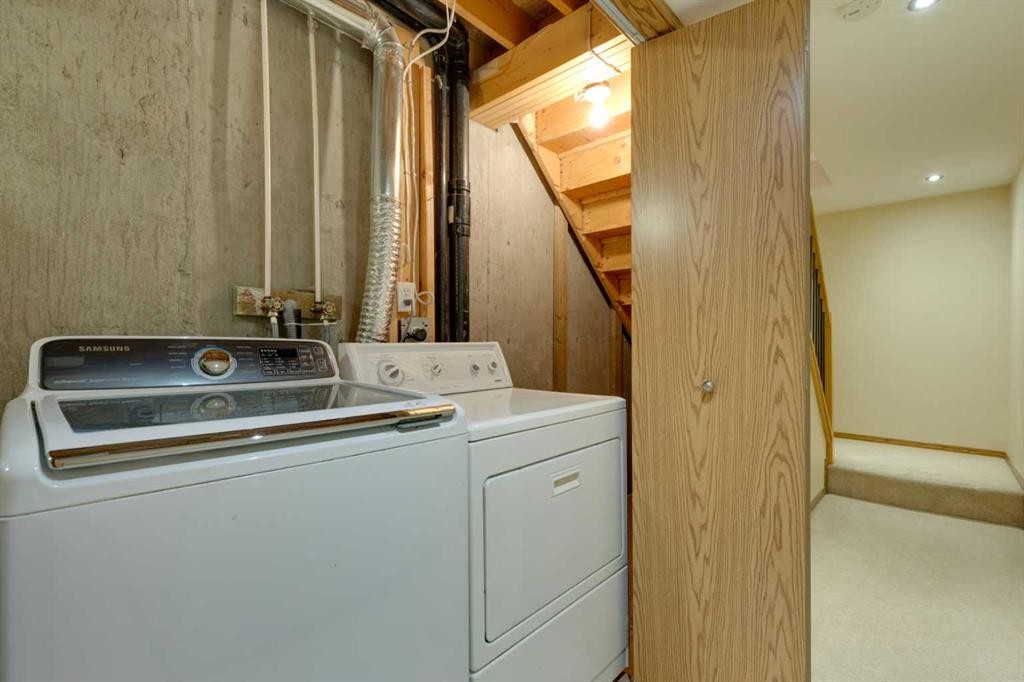 39 Country Village Circle Ne, Calgary, AB - Indoor Photo Showing Laundry Room
