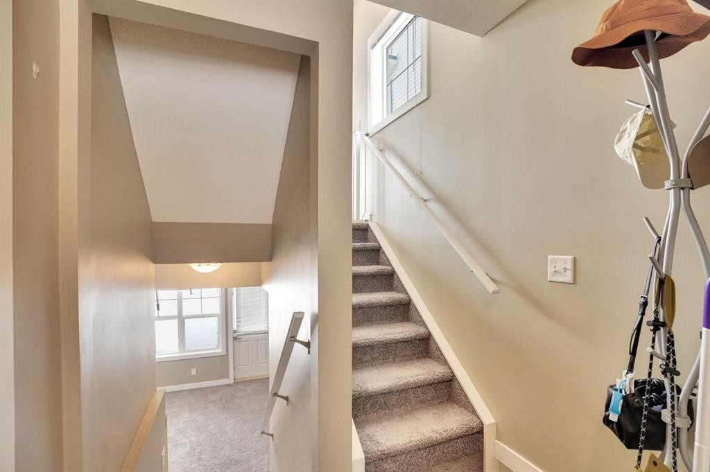 39 Panatella Road Nw, Calgary, AB - Indoor Photo Showing Other Room