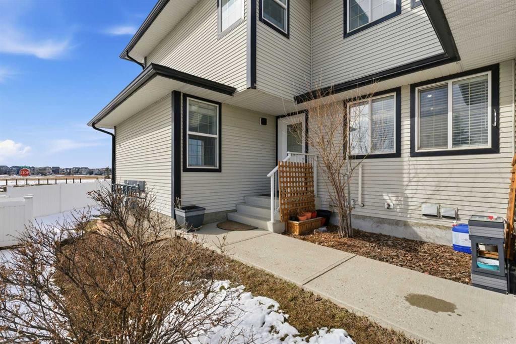 1-12 Silver Creek Boulevard Nw, Airdrie, AB - Outdoor