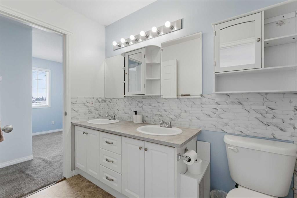 1-12 Silver Creek Boulevard Nw, Airdrie, AB - Indoor Photo Showing Bathroom