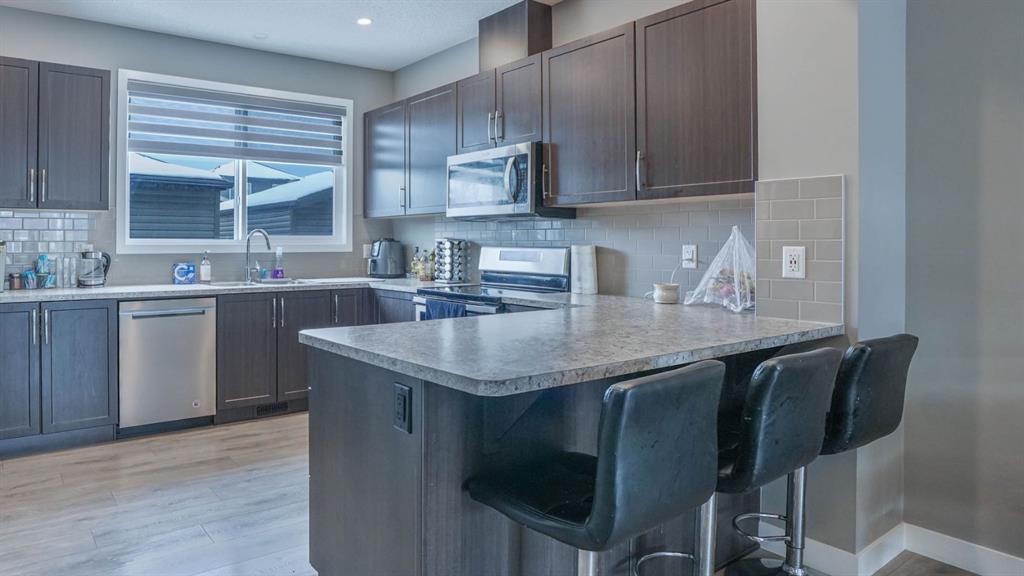 62 Corner Meadows Common Ne, Calgary, AB - Indoor Photo Showing Kitchen
