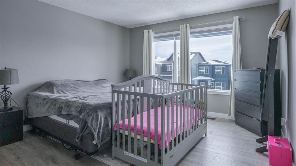 62 Corner Meadows Common Ne, Calgary, AB - Indoor Photo Showing Bedroom