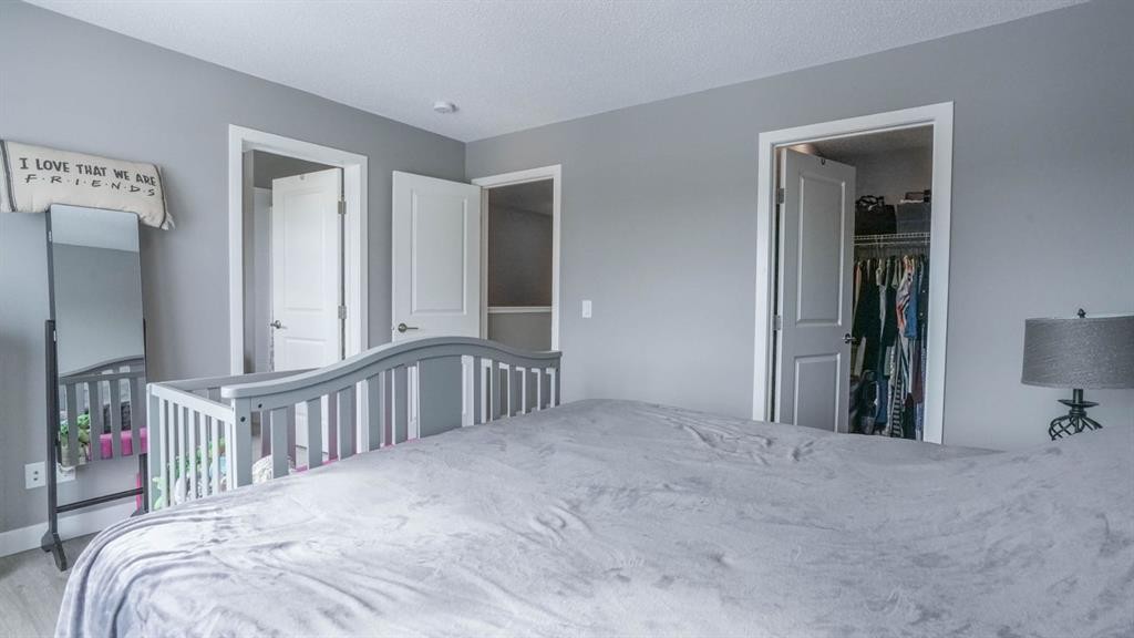 62 Corner Meadows Common Ne, Calgary, AB - Indoor Photo Showing Bedroom