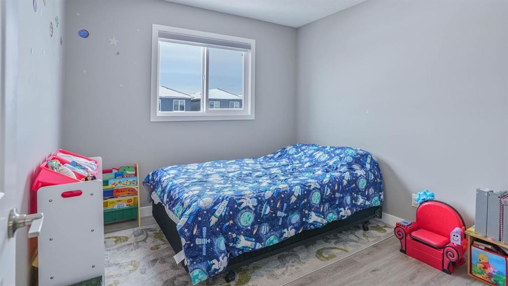 62 Corner Meadows Common Ne, Calgary, AB - Indoor Photo Showing Bedroom