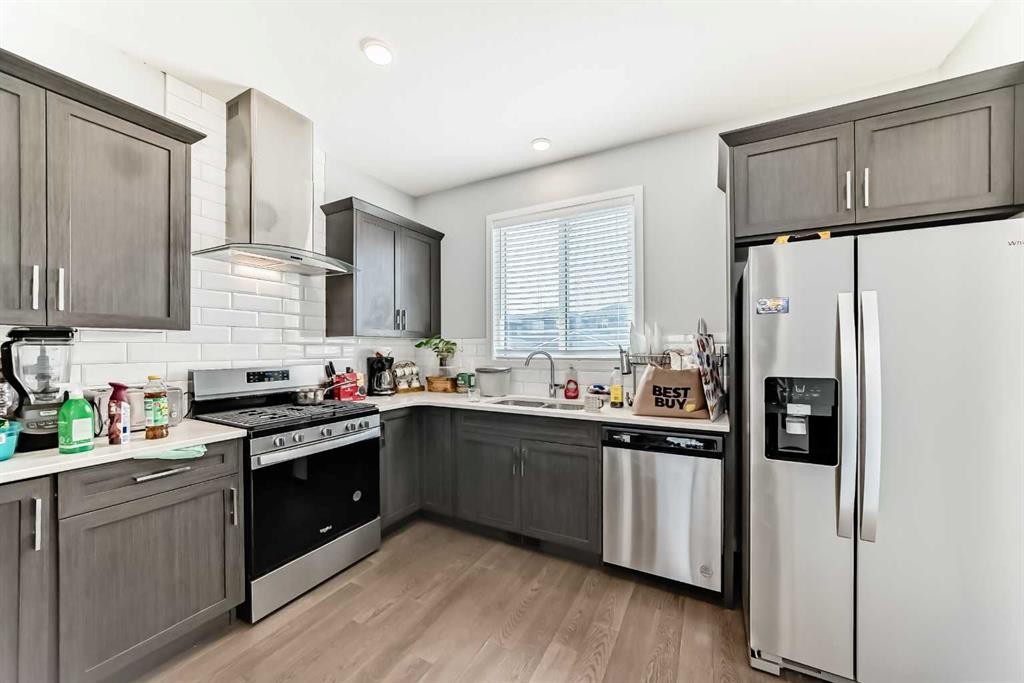 948 West Lakeview Drive, Chestermere, AB - Indoor Photo Showing Kitchen With Upgraded Kitchen